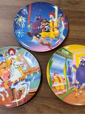 1993 McDonald’s Carnival Plastic Plates Collectible